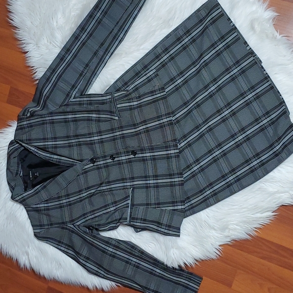 T. Milano Dresses & Skirts - Plaid Skirt outfit